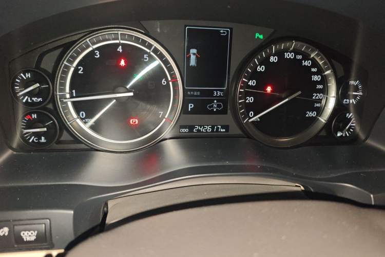 Used Lexus LX 2016 570 Dynamic Luxury Edition Odometer Close Up