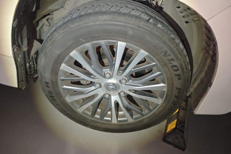 Used Lexus LX 2016 570 Dynamic Luxury Edition Right Front Wheel Hub