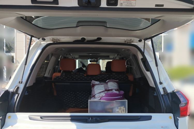 Used Lexus LX 2016 570 Dynamic Luxury Edition Trunk