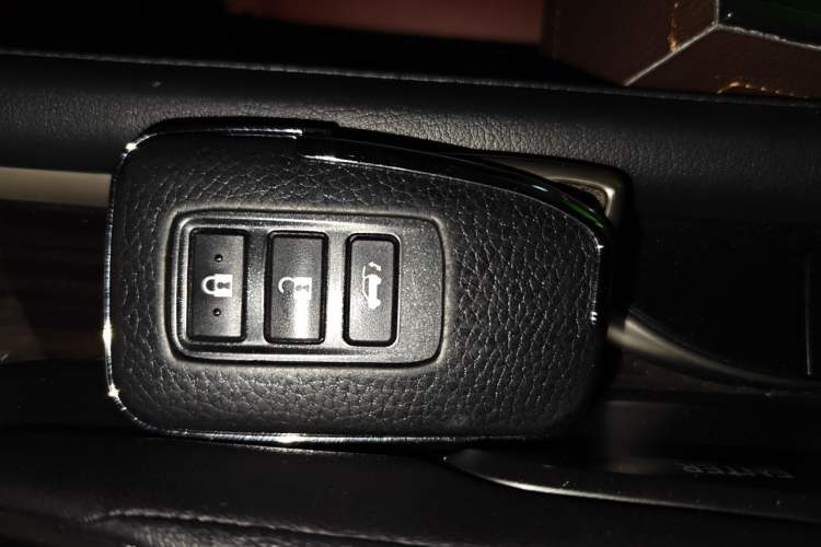 Used Lexus LX 2016 570 Prestige Luxury Edition Vehicle Key