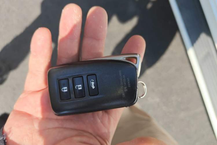 Used Lexus LX 2016 570 Dynamic Luxury Edition Vehicle Key