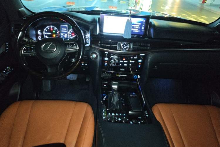 Used Lexus LX 2017 570 Dynamic Luxury Edition Center Console