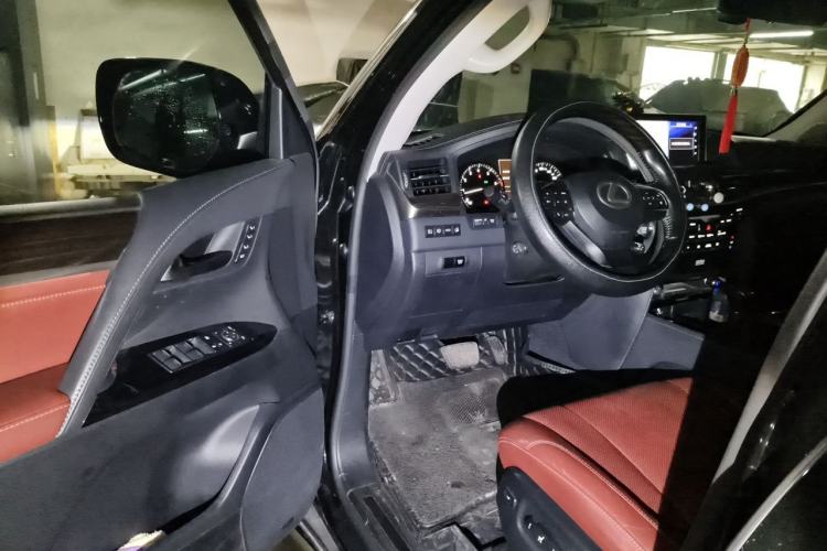 Used Lexus LX 2017 570 Dynamic Luxury Edition Driver Seat