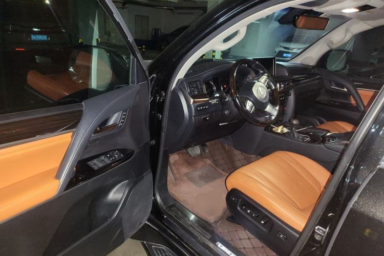 Used Lexus LX 2017 570 Prestige Luxury Edition Driver Seat