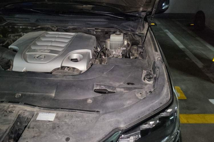 Used Lexus LX 2017 570 Prestige Luxury Edition Engine Bay Left
