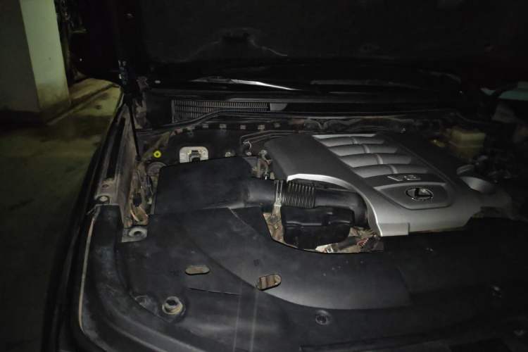 Used Lexus LX 2017 570 Dynamic Luxury Edition Engine Bay Right