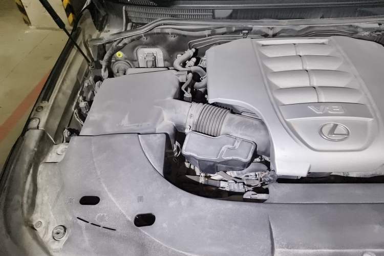 Used Lexus LX 2017 570 Dynamic Luxury Edition Engine Bay Right