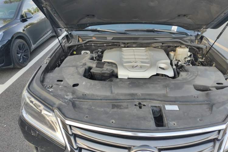 Used Lexus LX 2017 570 Dynamic Luxury Edition Engine Bay Right