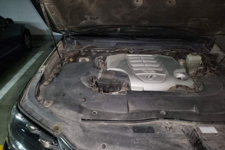 Used Lexus LX 2017 570 Prestige Luxury Edition Engine Bay Right
