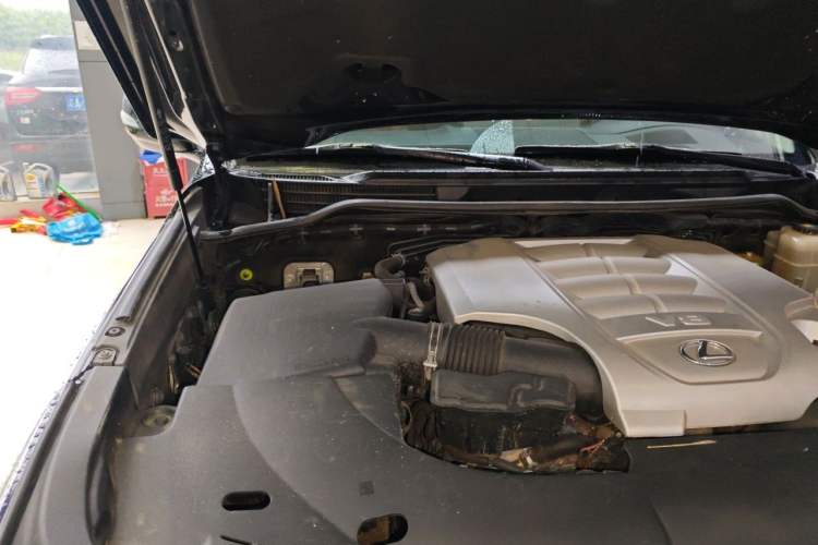 Used Lexus LX 2017 570 Prestige Luxury Edition Engine Bay Right