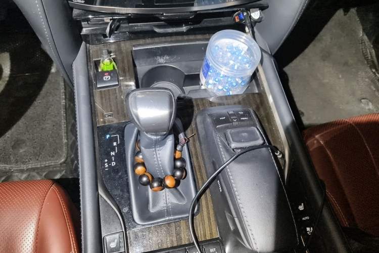 Used Lexus LX 2017 570 Dynamic Luxury Edition Gear Lever