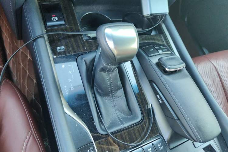 Used Lexus LX 2017 570 Dynamic Luxury Edition Gear Lever