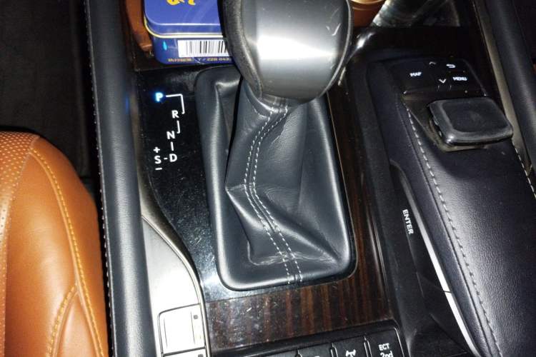 Used Lexus LX 2017 570 Prestige Luxury Edition Gear Lever