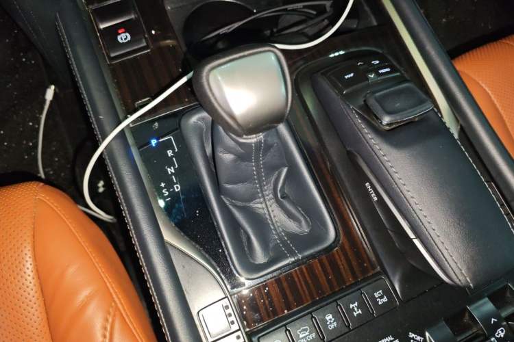 Used Lexus LX 2017 570 Prestige Luxury Edition Gear Lever