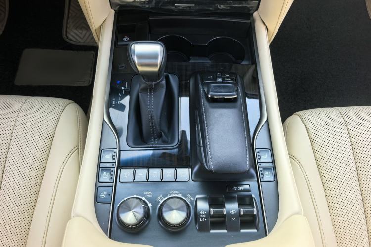 Used Lexus LX 2017 570 Dynamic Luxury Edition Interior 4