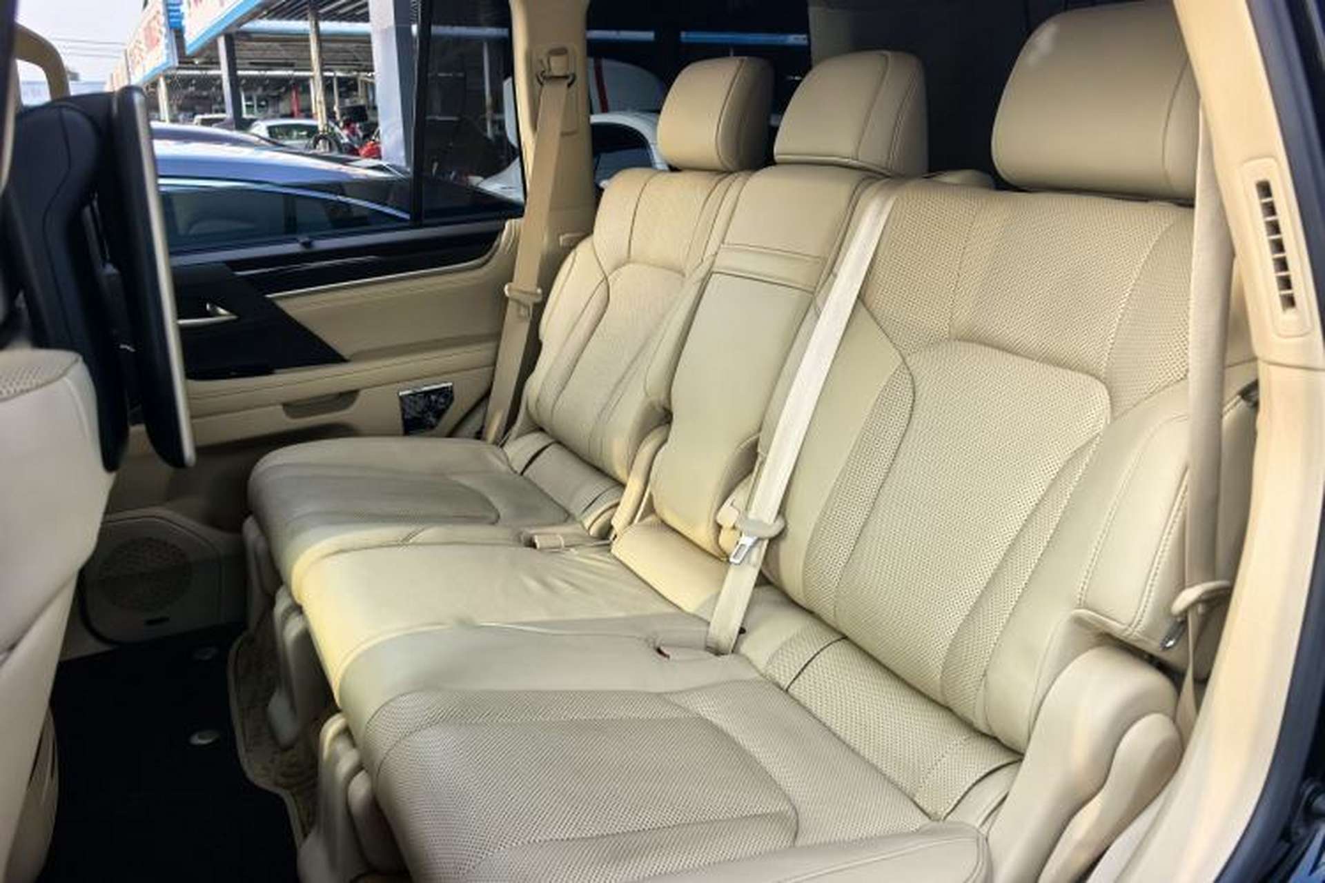 Used Lexus LX 2017 570 Dynamic Luxury Edition Interior 6