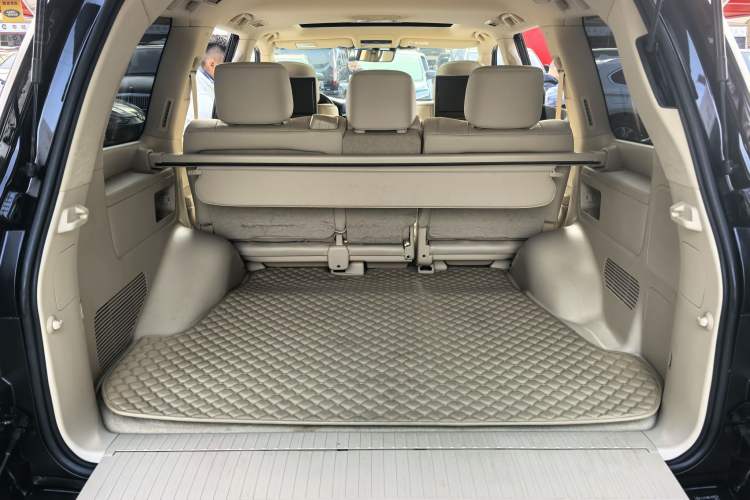 Used Lexus LX 2017 570 Dynamic Luxury Edition Interior 9