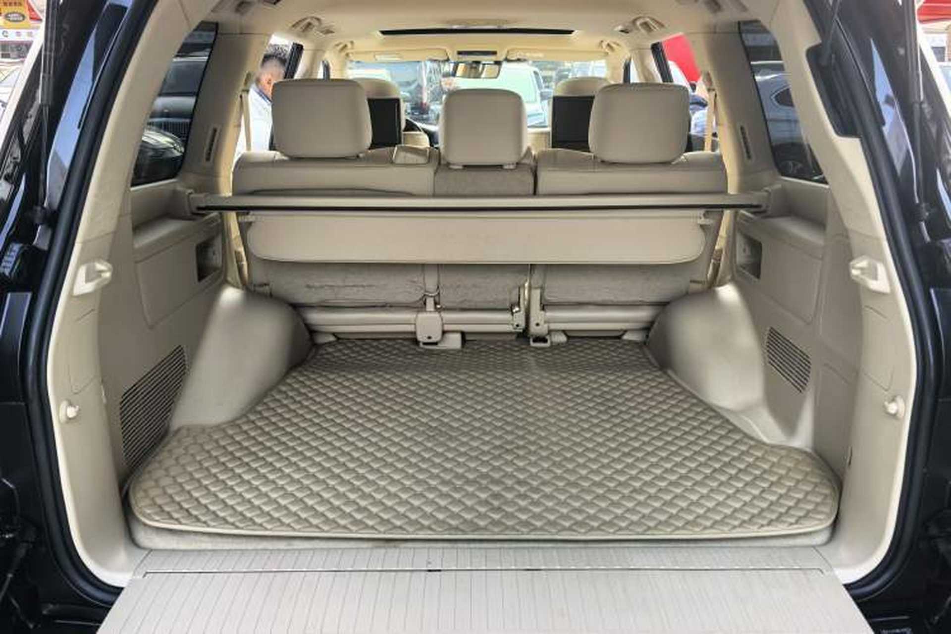 Used Lexus LX 2017 570 Dynamic Luxury Edition Interior 9