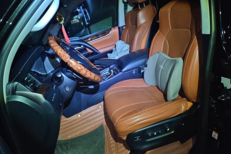 Used Lexus LX 2017 570 Dynamic Luxury Edition Left Front Seat