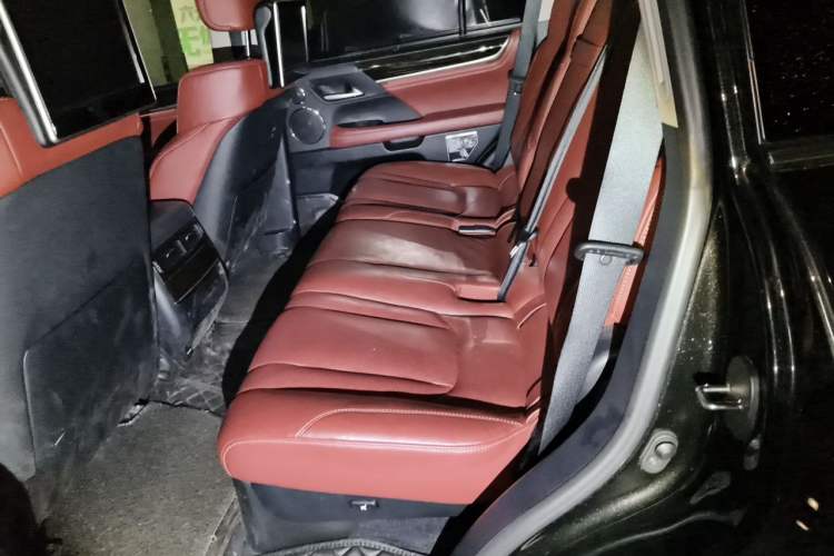 Used Lexus LX 2017 570 Dynamic Luxury Edition Left Rear Seat