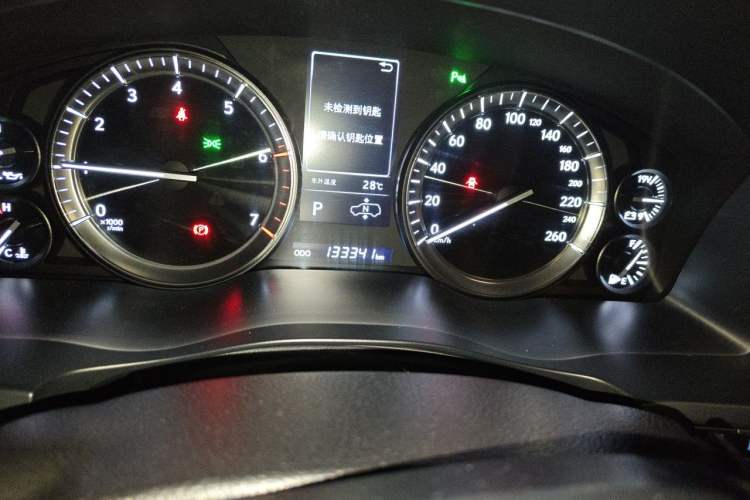 Used Lexus LX 2017 570 Dynamic Luxury Edition Odometer Close Up
