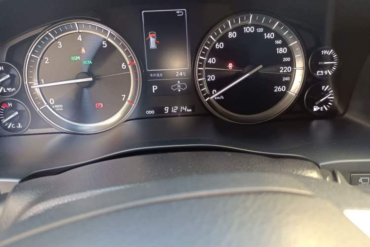 Used Lexus LX 2017 570 Prestige Luxury Edition Odometer Close Up