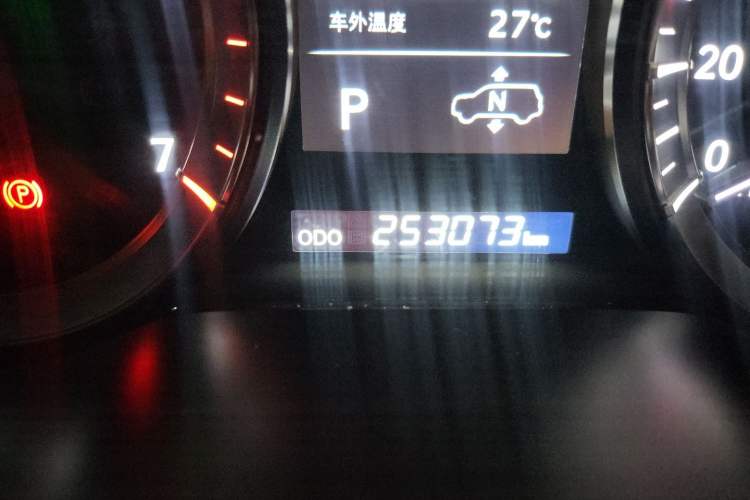 Used Lexus LX 2017 570 Prestige Luxury Edition Odometer Close Up