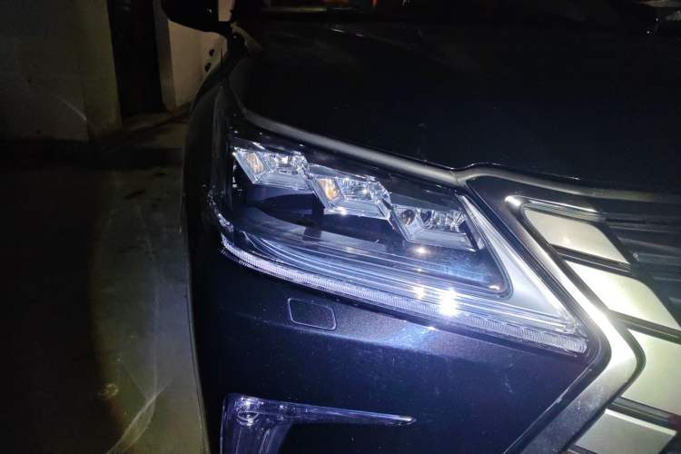 Used Lexus LX 2017 570 Dynamic Luxury Edition Right Front Headlight