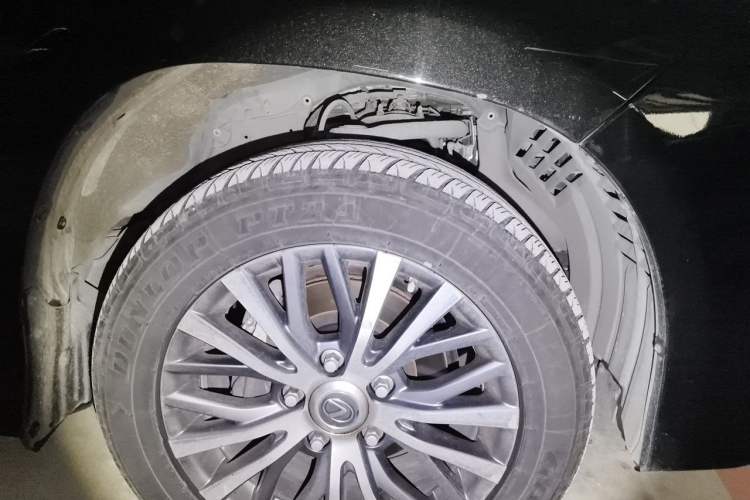 Used Lexus LX 2017 570 Dynamic Luxury Edition Right Front Wheel Hub