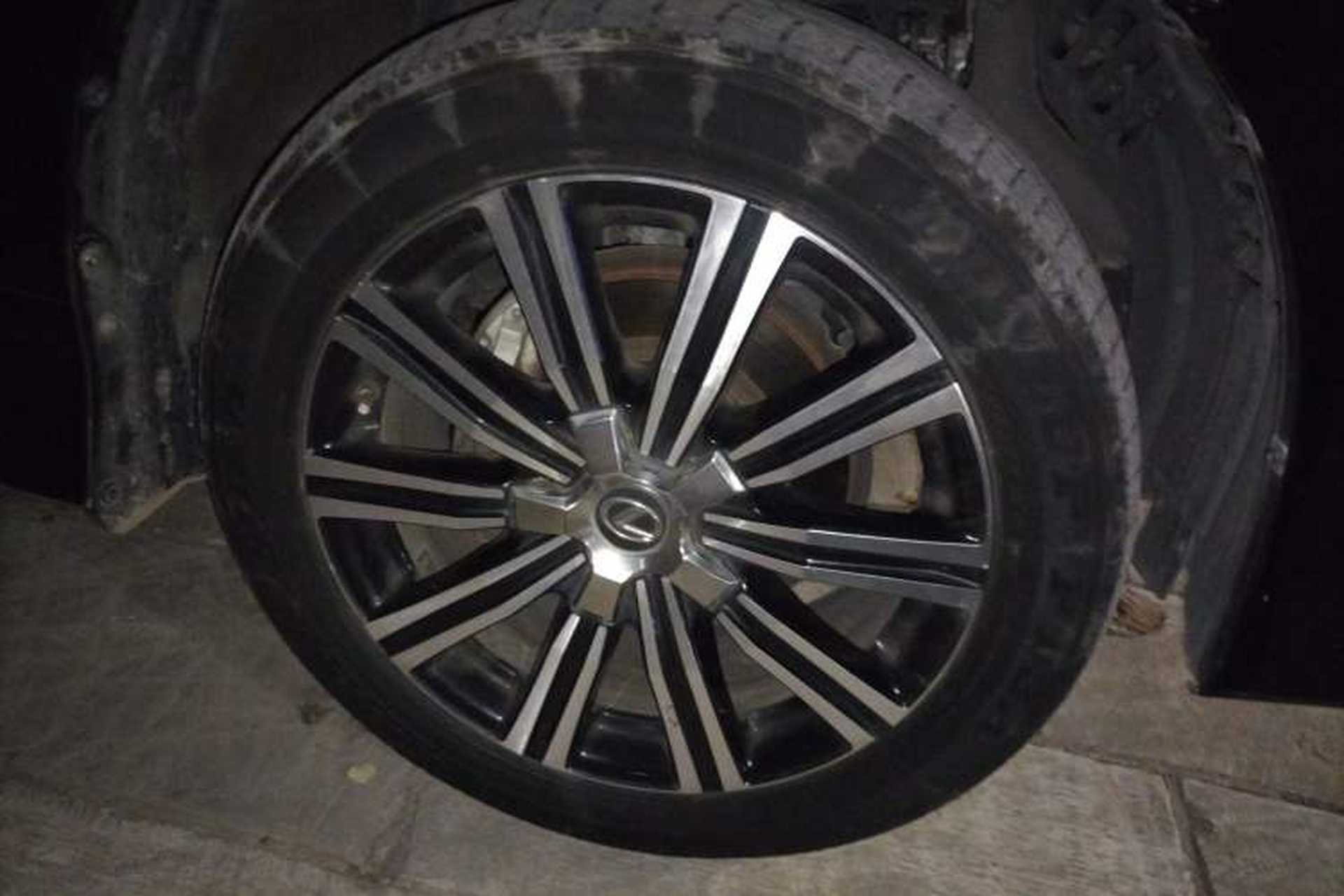 Used Lexus LX 2017 570 Prestige Luxury Edition Right Front Wheel Hub