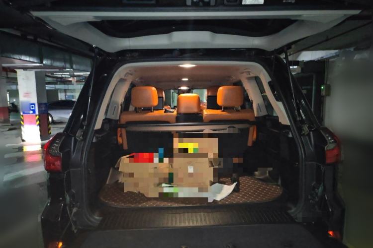 Used Lexus LX 2017 570 Dynamic Luxury Edition Trunk