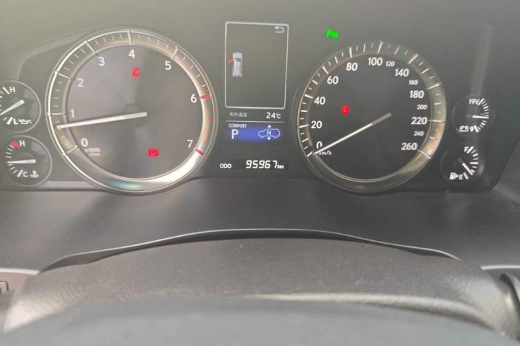 Used Lexus LX 2017 570 Dynamic Luxury Edition Odometer Close Up