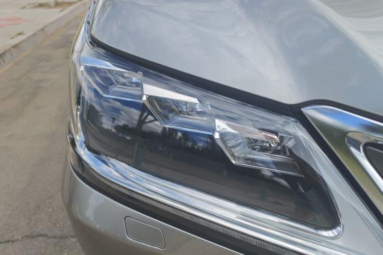 Used Lexus LX 2017 570 Dynamic Luxury Edition Right Front Headlight