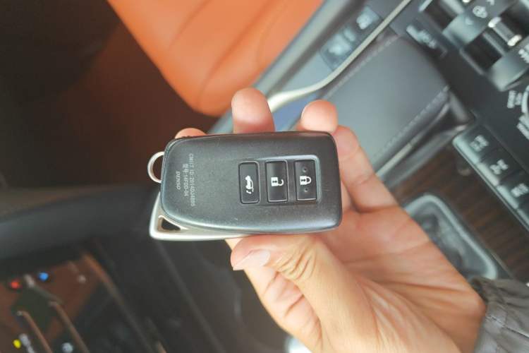 Used Lexus LX 2017 570 Dynamic Luxury Edition Vehicle Key