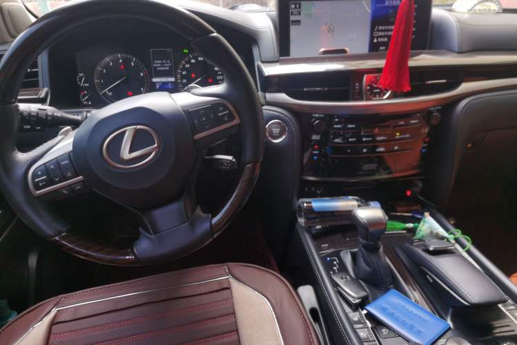 Used Lexus LX 2017 570 Dynamic Luxury Edition Center Console