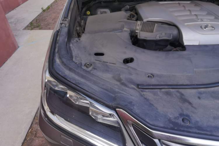 Used Lexus LX 2017 570 Dynamic Luxury Edition Engine Bay Right