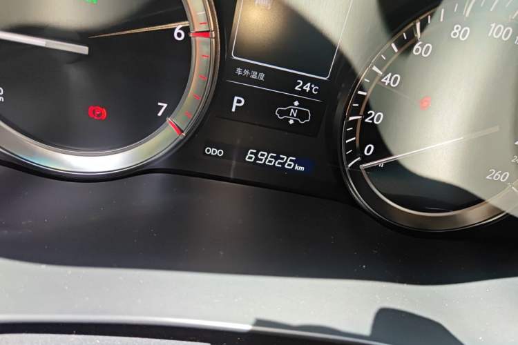 Used Lexus LX 2017 570 Prestige Luxury Edition Odometer Close Up