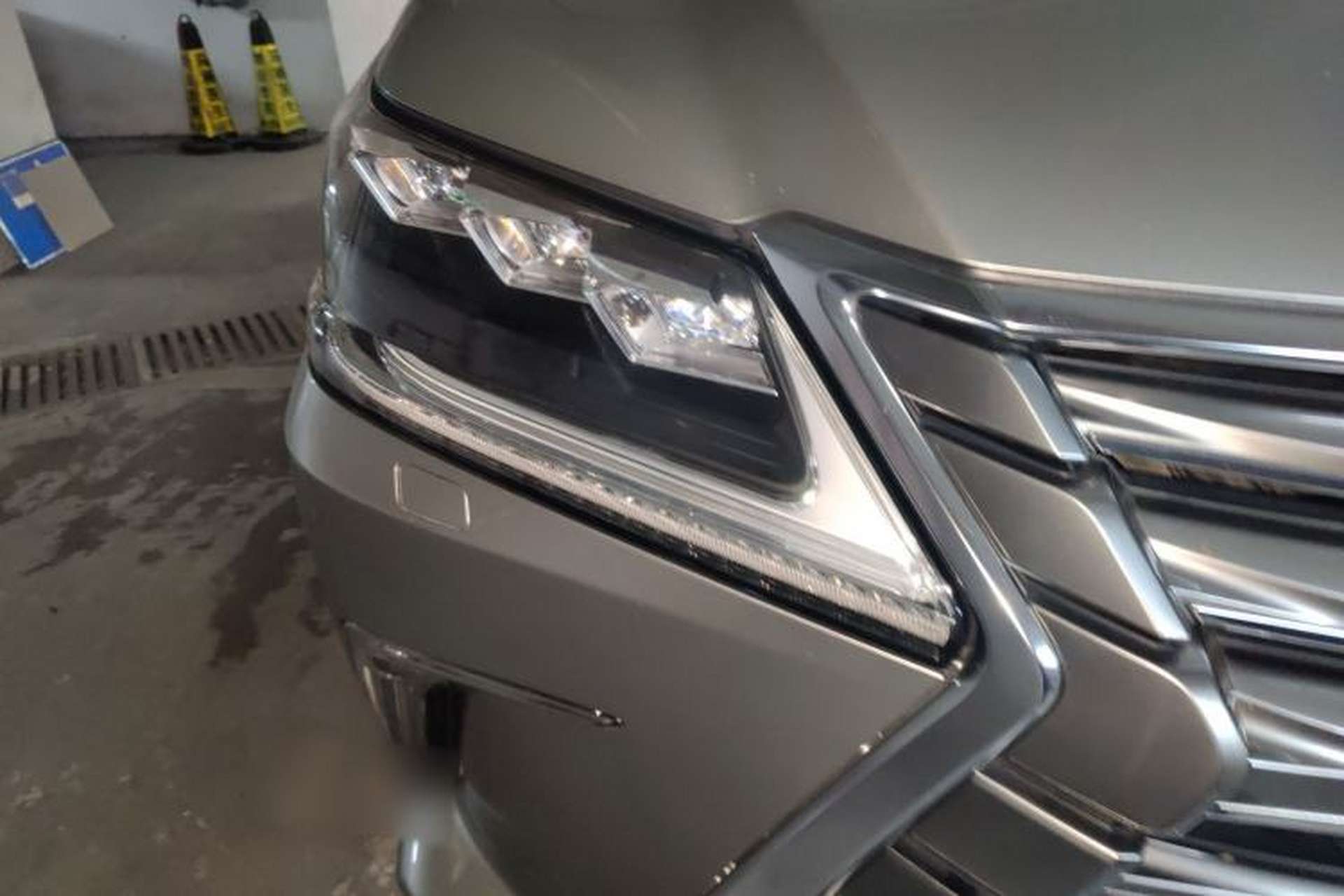 Used Lexus LX 2017 570 Dynamic Luxury Edition Exterior 6