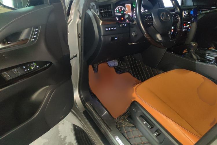 Used Lexus LX 2017 570 Dynamic Luxury Edition Interior 3