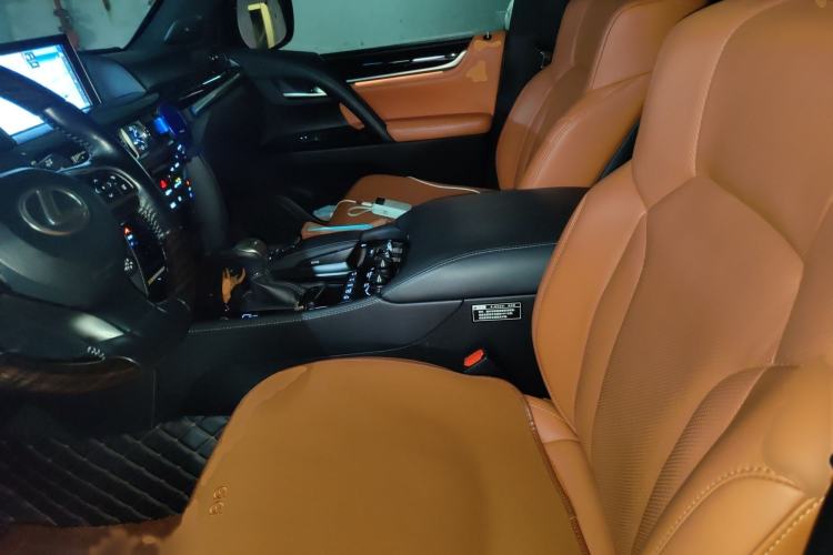 Used Lexus LX 2017 570 Dynamic Luxury Edition Left Front Seat