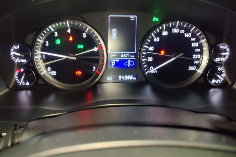 Used Lexus LX 2017 570 Dynamic Luxury Edition Odometer Close Up