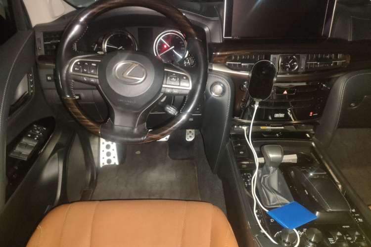 Used Lexus LX 2017 570 Peak Special Limited Edition Center Console