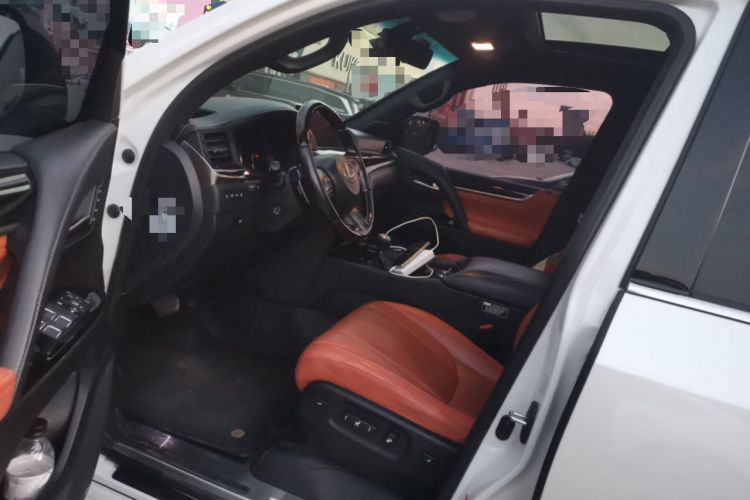 Used Lexus LX 2017 570 Dynamic Luxury Edition Driver Seat