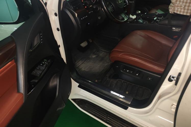 Used Lexus LX 2017 570 Prestige Luxury Edition Driver Seat