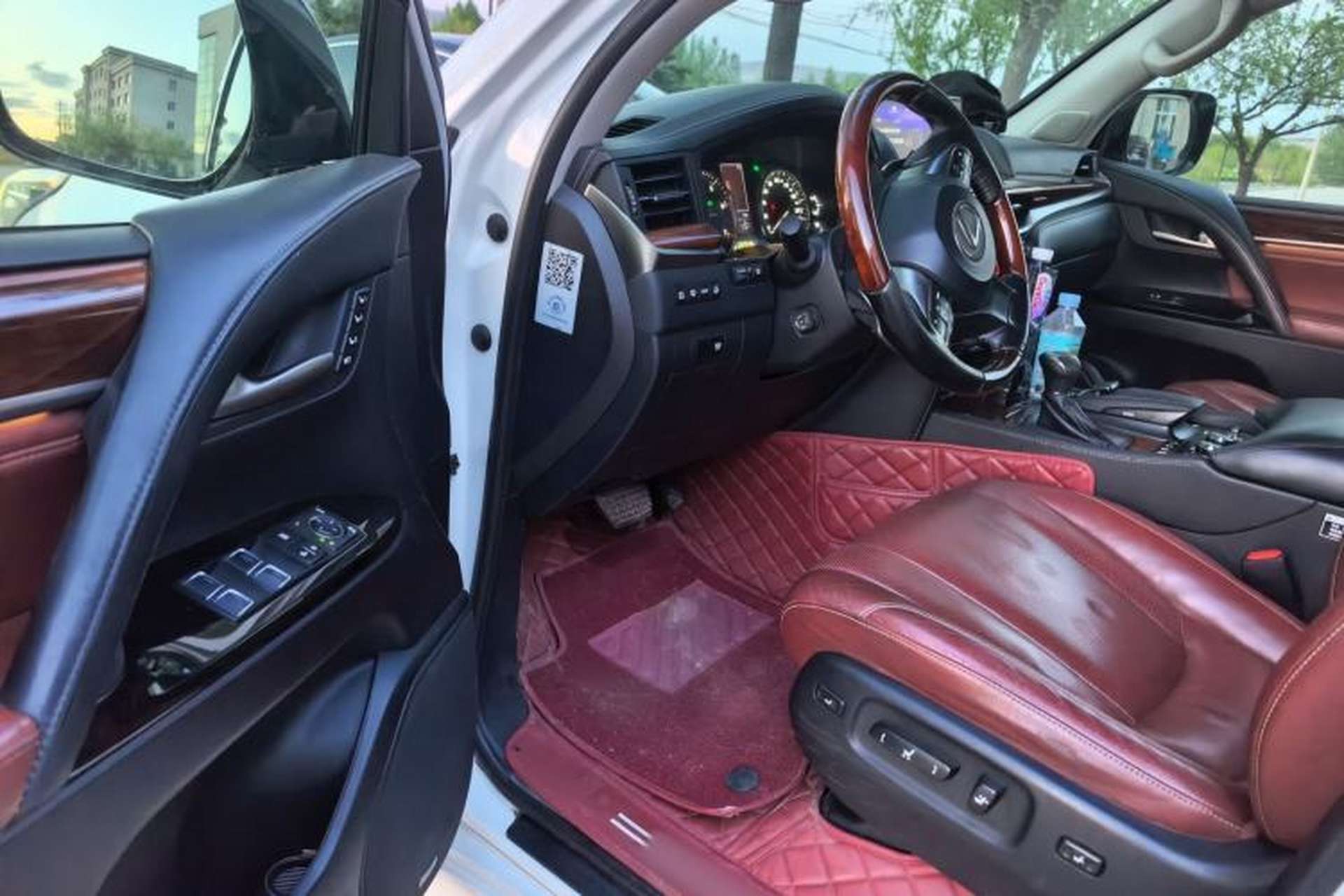 Used Lexus LX 2017 570 Dynamic Luxury Edition Driver Seat