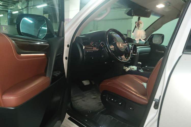 Used Lexus LX 2017 570 Prestige Luxury Edition Driver Seat