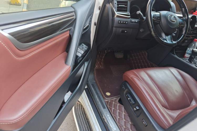 Used Lexus LX 2017 570 Prestige Luxury Edition Driver Seat