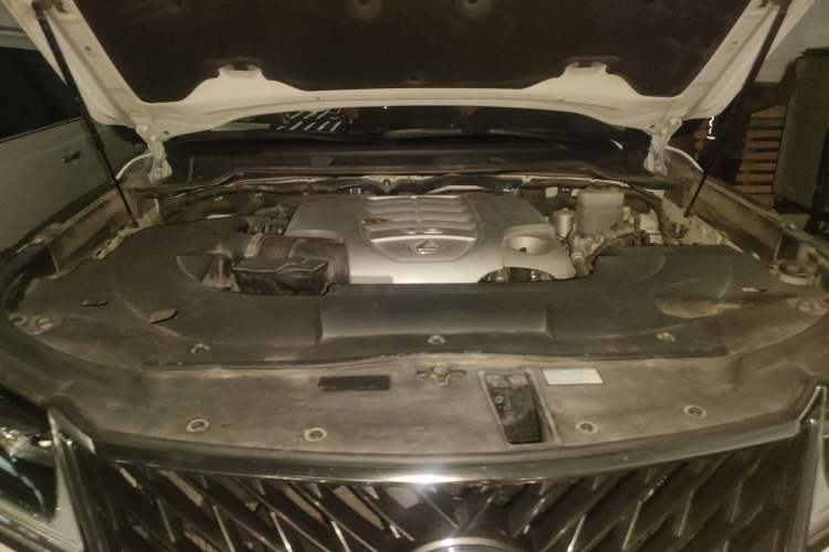 Used Lexus LX 2017 570 Peak Special Limited Edition Engine Bay