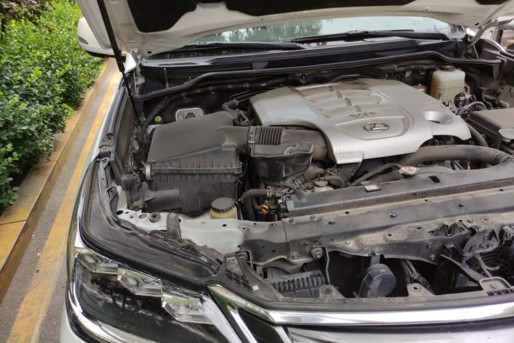 Used Lexus LX 2017 570 Dynamic Luxury Edition Engine Bay Right