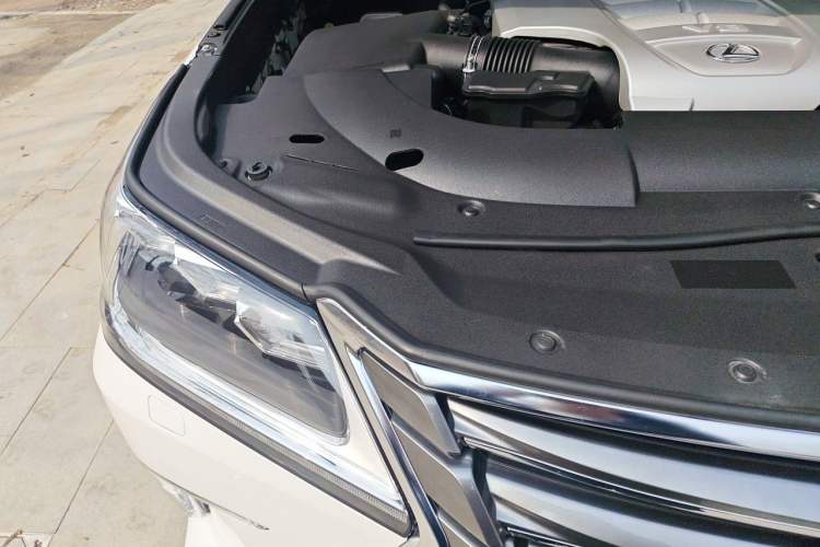 Used Lexus LX 2017 570 Prestige Luxury Edition Engine Bay Right